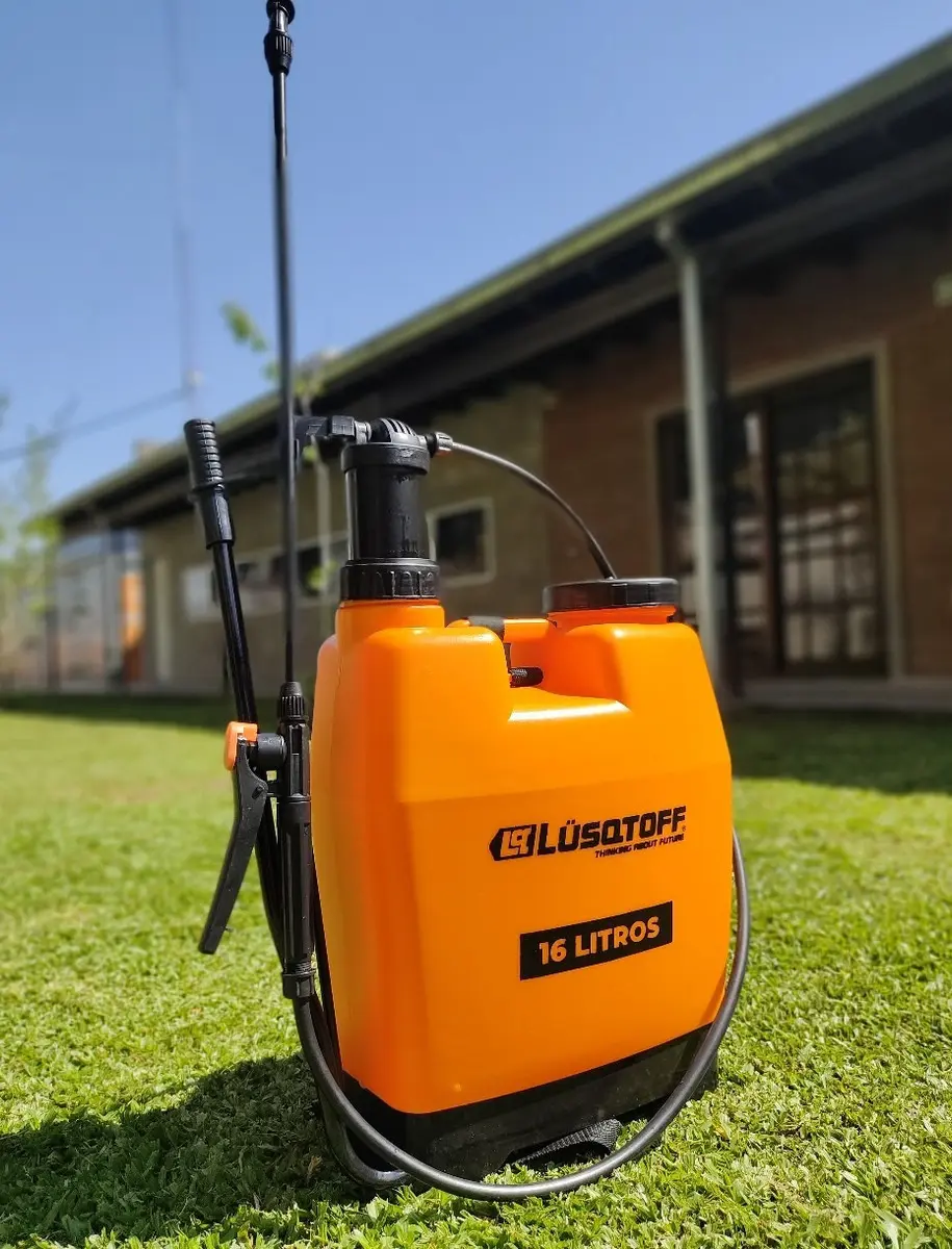 Pulverizador Fumigador Manual Mochila 16 Litros Lusqtoff Color Naranja - Imagen 4